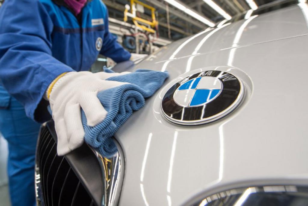 BMW pokrenuo globalni opoziv preko 371.000 auta. Pronašli su grešku u sistemu kočenja