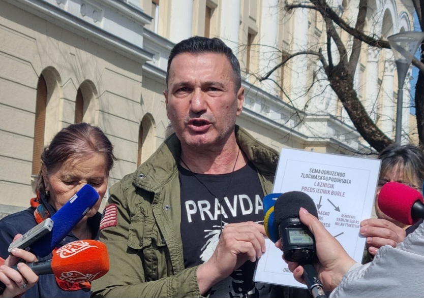 Davor Dragičević ispred Palate Predsjednika: Ja znam šta se dogodilo Davidu