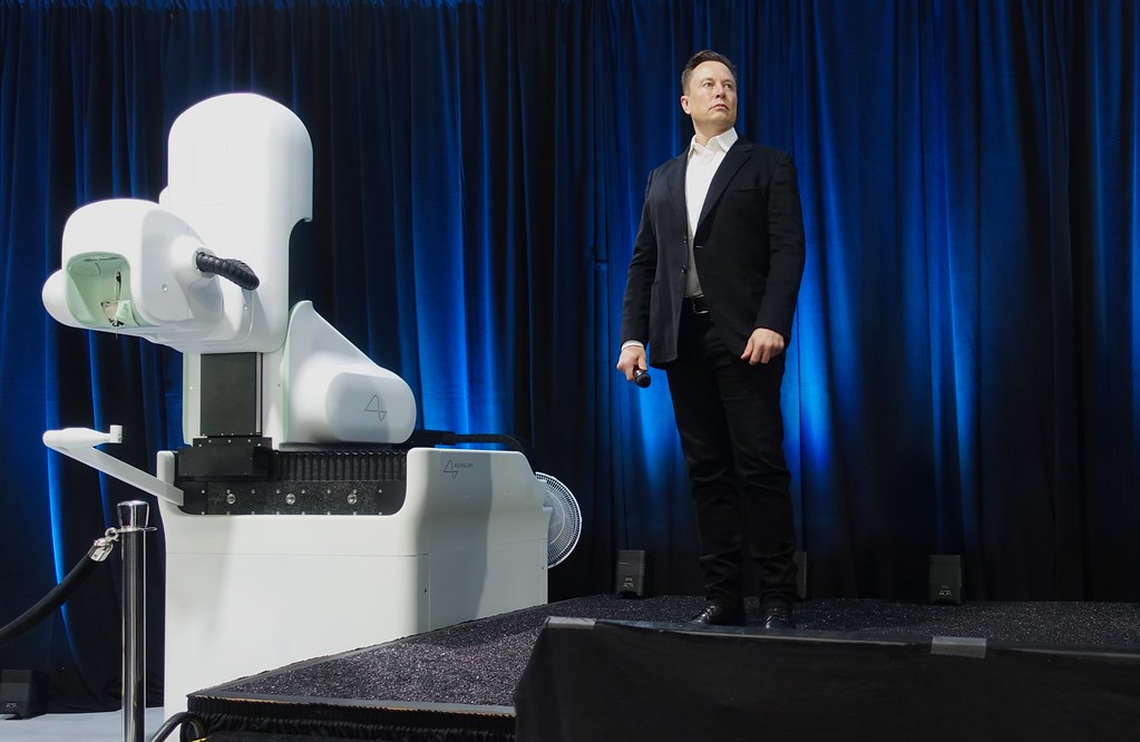 Musk objavio kako je prvi čovjek s moždanim implantatom i šta može učiniti