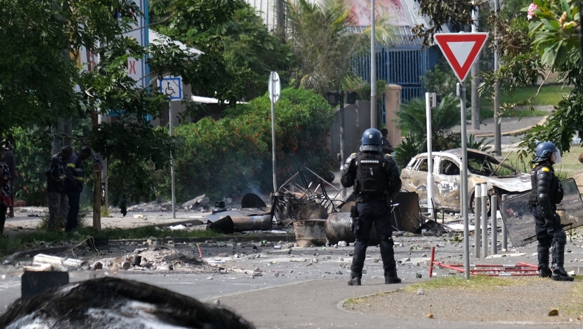 Raste broj žrtava nemira na Novoj Kaledoniji, Francuska poslala pojačanje