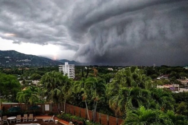 Uragan Beryl stigao na Jamajku, snimci koji se dijele su zastrašujući
