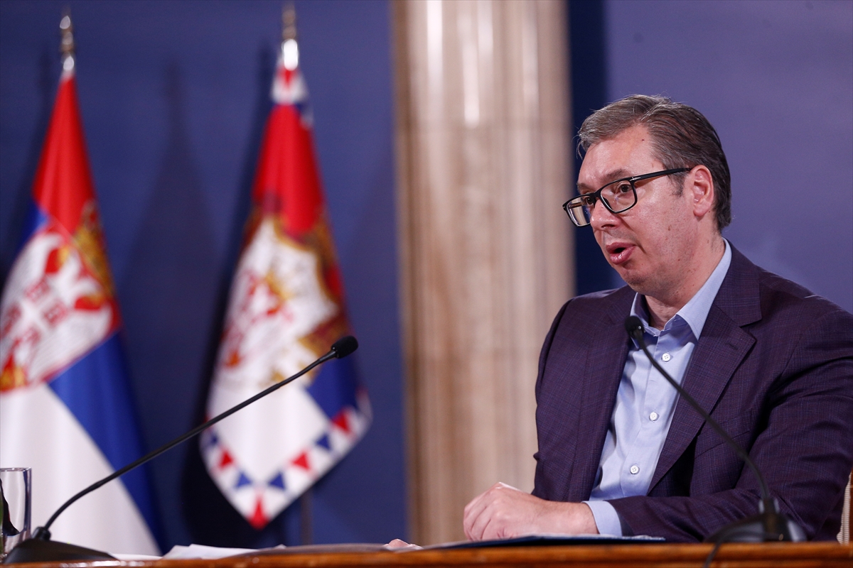 Vučić potvrdio: Financial Times piše da Srbija šalje municiju Ukrajini