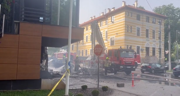 Ugašen požar na Ilidži, zgrada u velikoj mjeri oštećena