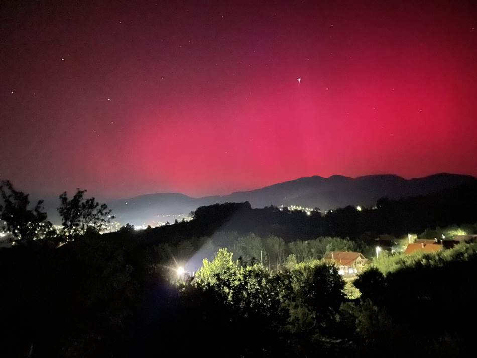 Nesvakidašnji prizor: Polarna svjetlost iznad BiH zbog jake magnetne oluje
