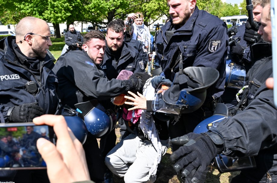 Nasilno uklonjen kamp propalestinskih demonstranata od strane Njemačke policije