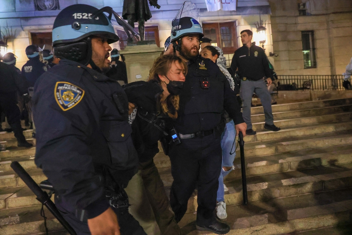 New York: Policija upala u zgradu Univerziteta Columbia, uhapšeno više od 100 propalestinskih demonstranata