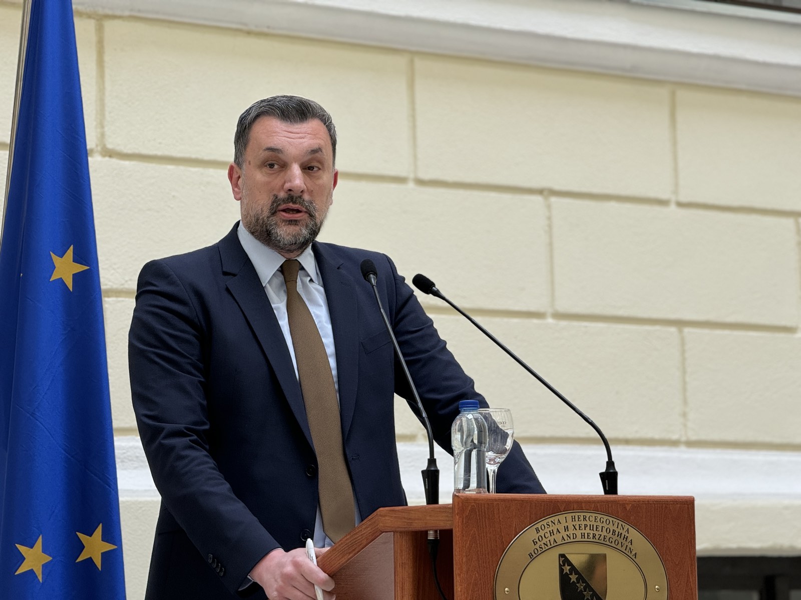 Zahiragić se obrušio na ministra: “Zašto Konaković ne lobira za rezoluciju o Srebrenici nego vrši pritisak na pravosuđe”