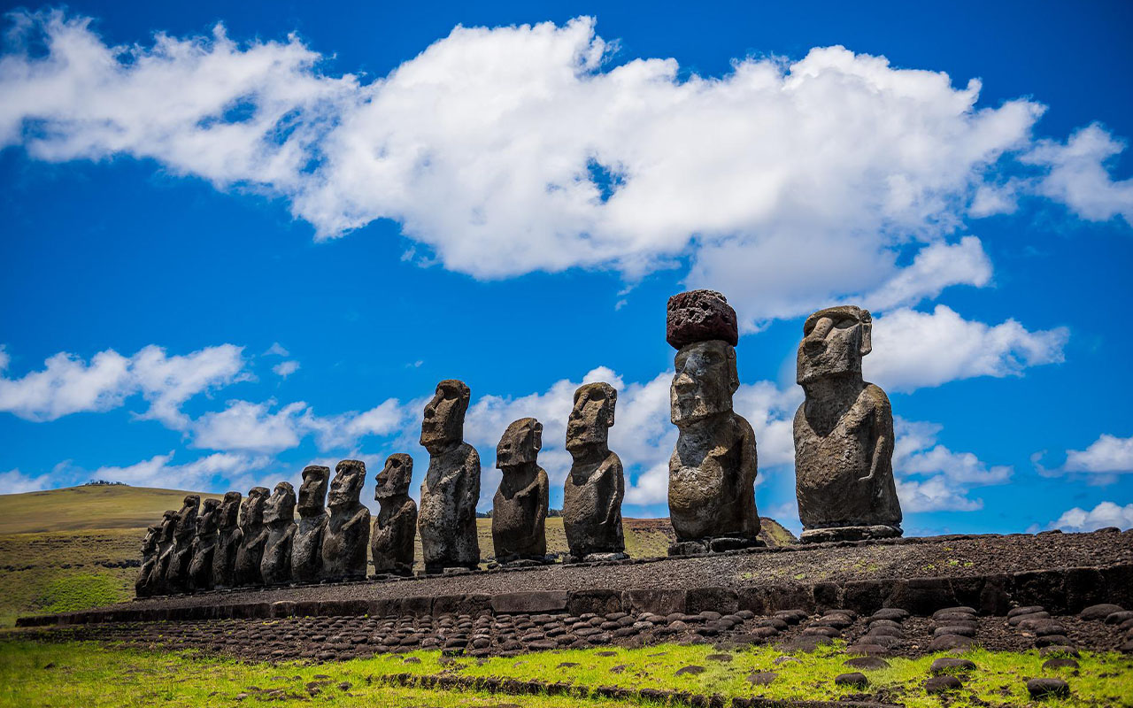 Misterija: Stanovnici Uskršnjeg ostrva napravili džinovske statue i NESTALI sa lica zemlje