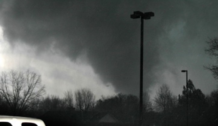 Jako nevrijeme u Srbiji: Tornado u Užicu, grad veličine oraha u Valjevu