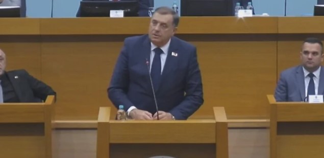 Dodik tvrdi da Bošnjaci žele da nalijepe Srbima genocidnu etiketu