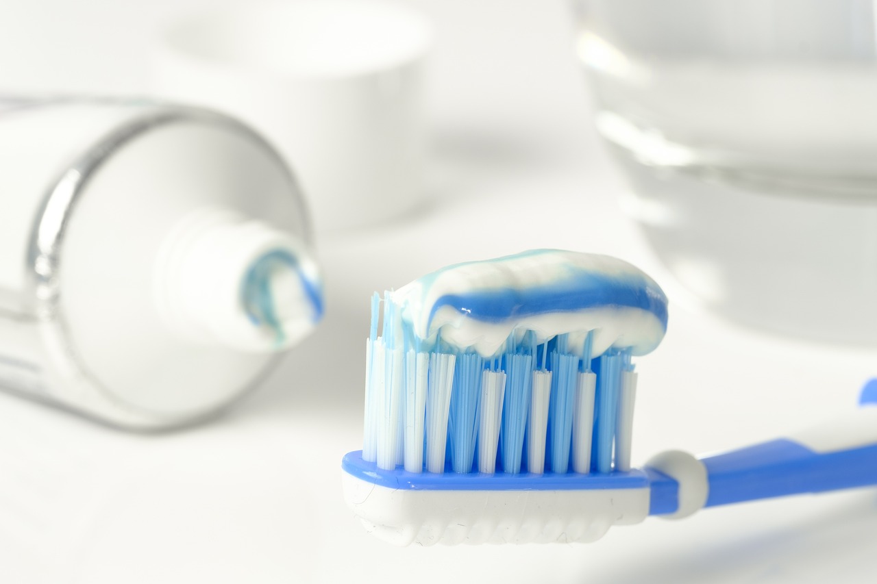 Zubar otkrio zašto nikad ne smijemo kvasiti četkicu za zube prije stavljanja paste