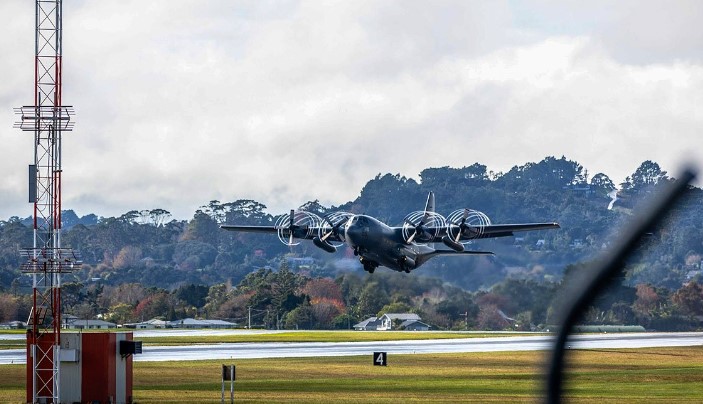 Stigli vojni avioni: Haos u Novoj Kaledoniji ne prestaje