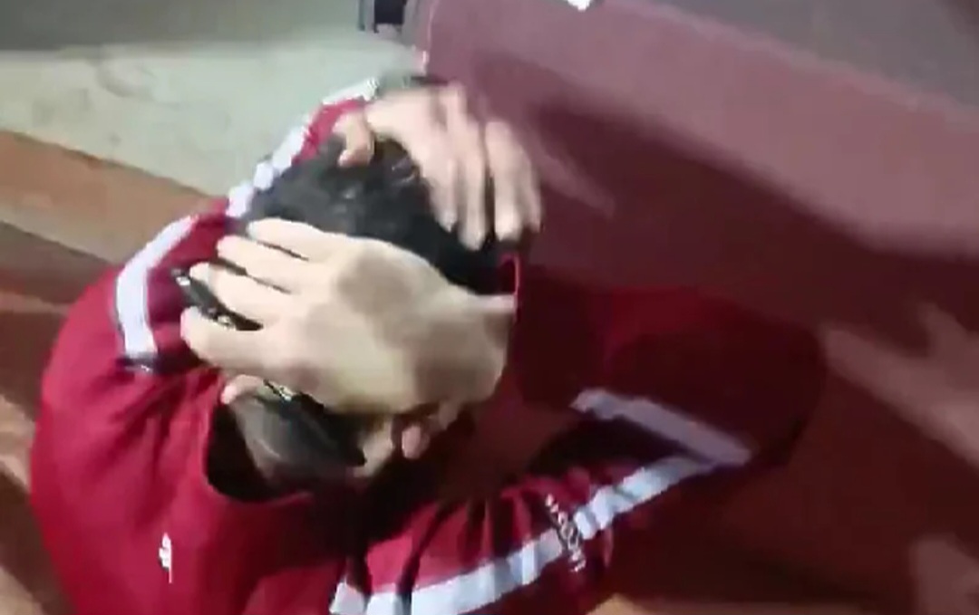 Ovo je navijač koji je pogodio Đokovića u glavu (VIDEO)