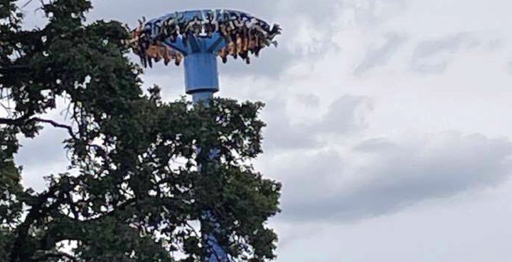 "Bilo je zastrašujuće": Pokvarila se sprava u luna parku, ljudi visili 30 metara naglavačke