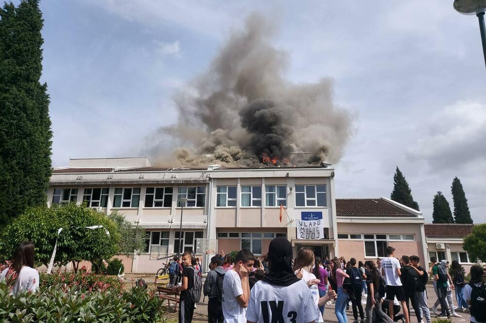 Podgorica: Polumaturanti tokom bakljade zapalili krov OŠ "Vlado Milić"
