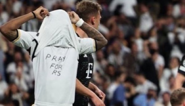 Rodrigo ispod dresa nosio majicu s porukom "molite se za RS", evo šta poruka znači