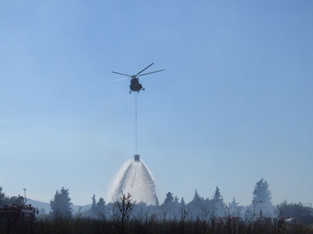 Helikopteri stigli u pomoć vatrogascima u gašenju vatrene stihije u Grčkoj